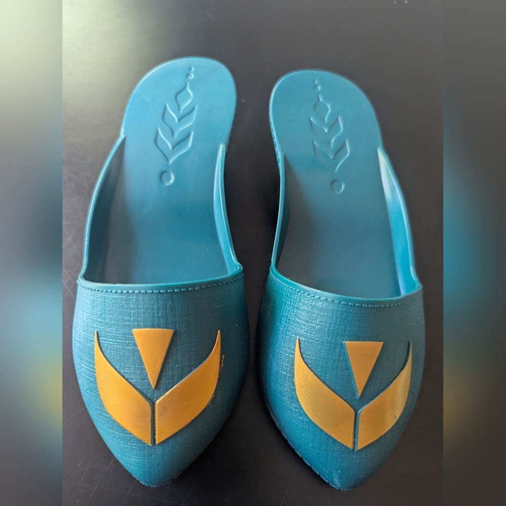 Disney FROZEN 2 QUEEN ANNA Teal Shoes Dress Up Role Play Costume Size 2